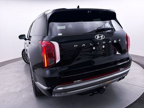 Used 2023 Hyundai Palisade Calligraphy FWD image 4