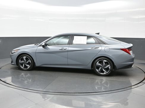 Certified 2023 Hyundai Elantra Limited image 3