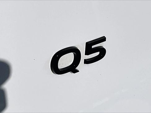 Certified 2025 Audi Q5 Premium w/ Convenience Package image 29