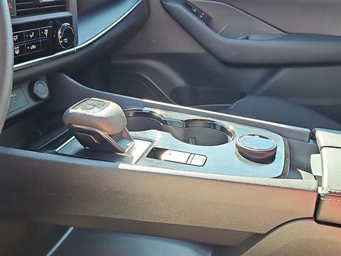 Used 2024 Nissan Rogue S image 20