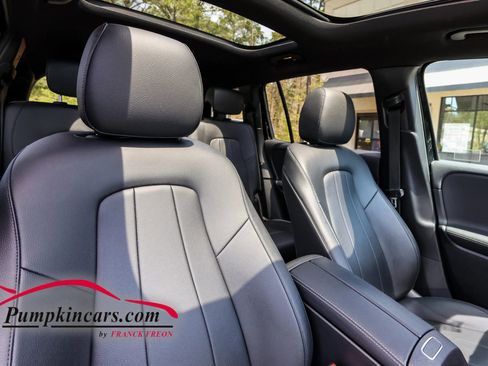 Used 2021 Mercedes-Benz GLB 250 4MATIC w/ Premium Package image 21