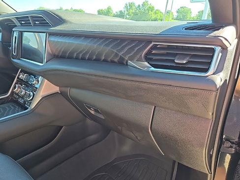 Used 2024 GMC Yukon XL Denali w/ Advanced Technology Package AWD/4WD image 79