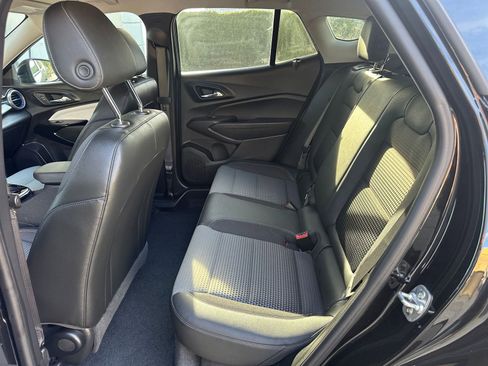 Used 2025 Chevrolet Trax LT image 23