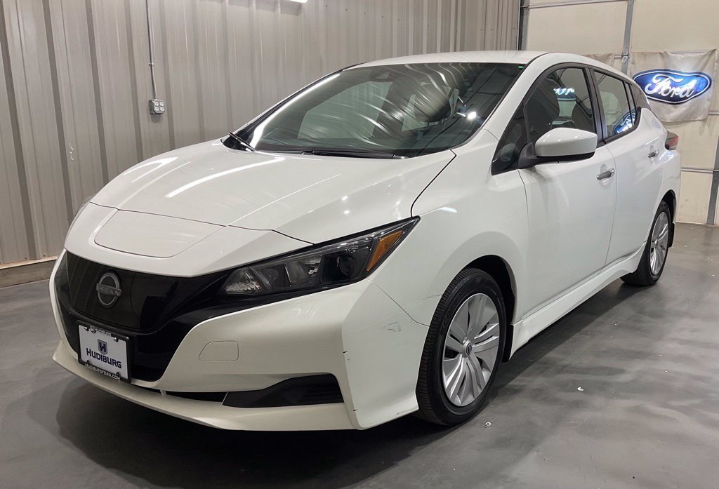 Used 2025 Nissan Leaf S FWD image 3