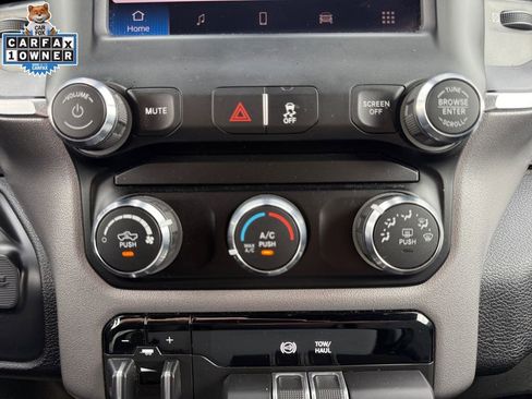 Used 2024 RAM 2500 Big Horn AWD/4WD image 29