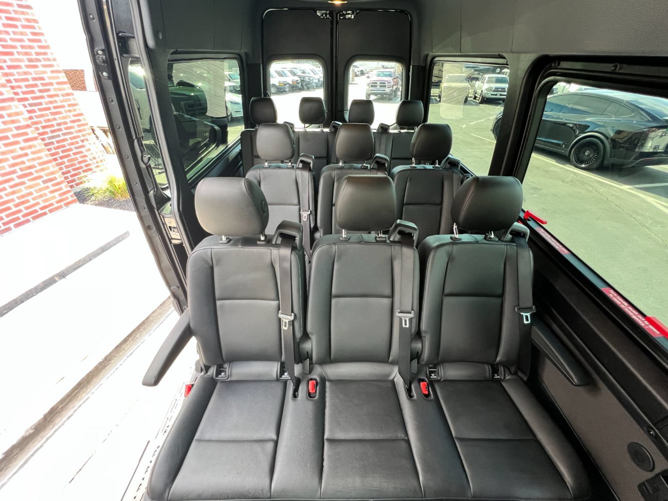 Used 2025 Mercedes-Benz Sprinter 2500 image 27