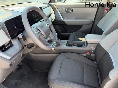 New 2027 Kia Seltos LX FWD image 9