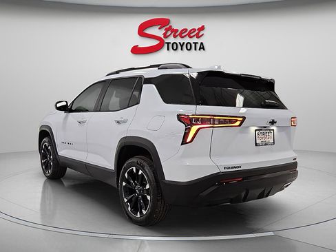 Used 2026 Chevrolet Equinox RS image 2