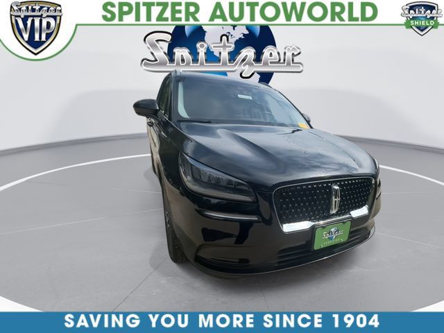 Used 2022 Lincoln Corsair AWD w/ Premium Package image 3