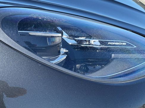Used 2022 Porsche Macan AWD/4WD image 10