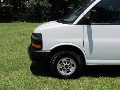 Used 2022 GMC Savana 3500 G3500 w/ Driver Convenience Package image 10