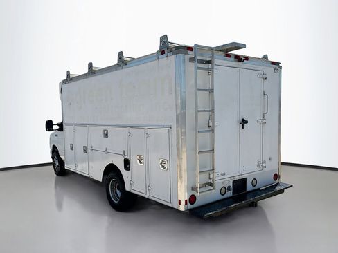 Used 2015 Ford E-450 and Econoline 450 Super Duty w/ Power Windows & Locks Group RWD image 5