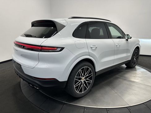 New 2026 Porsche Cayenne image 7