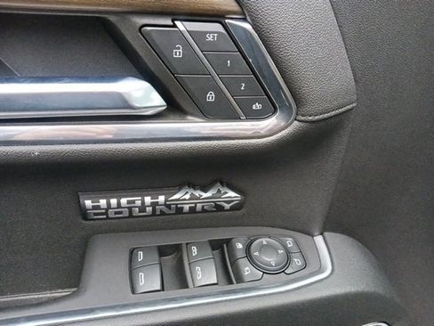 Used 2024 Chevrolet Silverado 1500 High Country w/ Technology Package image 12