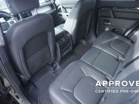 Used 2025 Land Rover Defender 110 S image 29