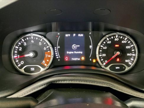 Used 2020 Jeep Renegade Altitude FWD image 22