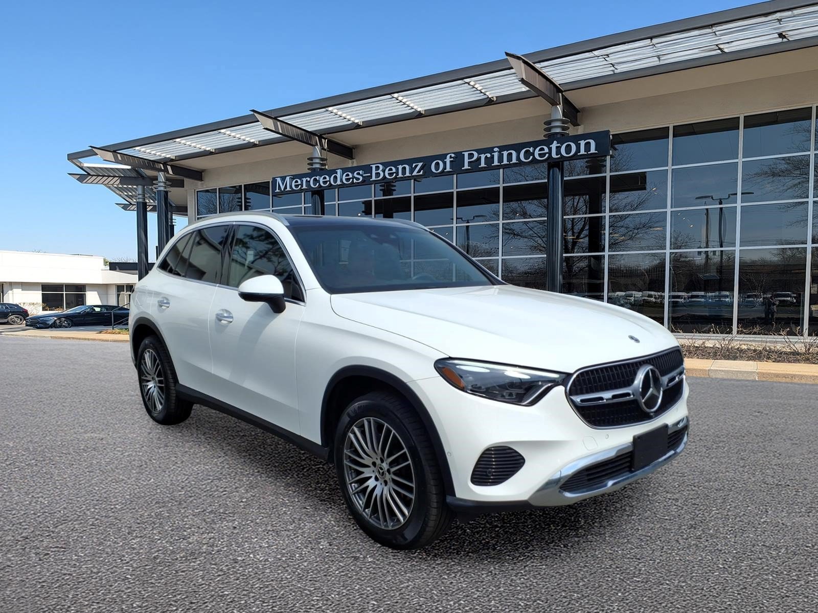 Certified 2023 Mercedes-Benz GLC 300 4MATIC image 1