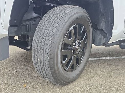 Used 2025 Toyota Tacoma SR image 31