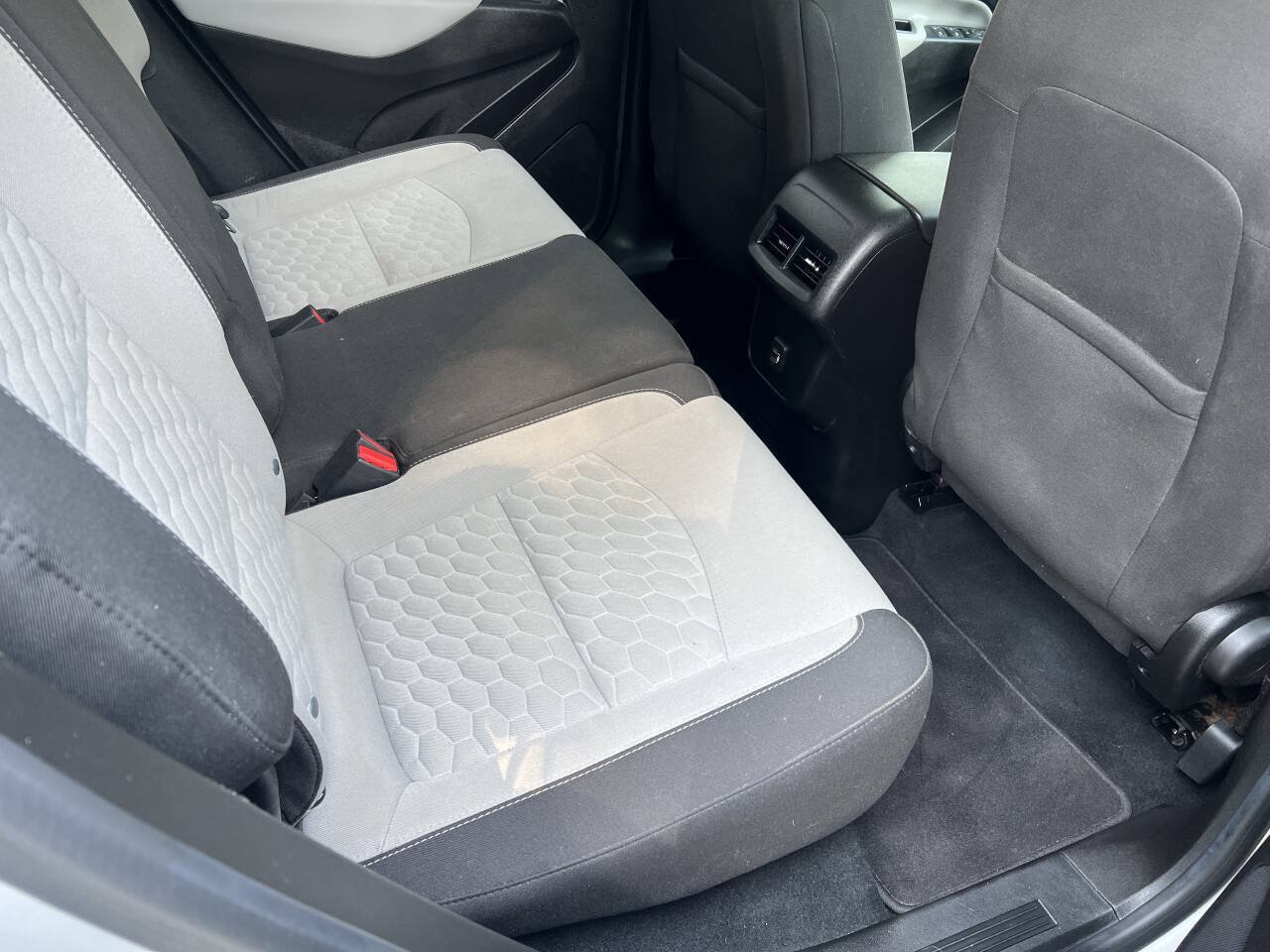 Used 2020 Chevrolet Equinox LS w/ LS Convenience Package FWD image 12
