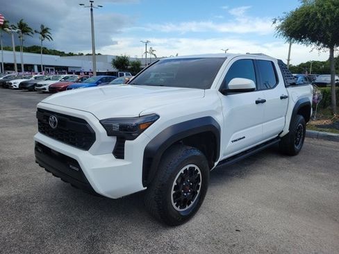 Used 2024 Toyota Tacoma TRD Off-Road AWD/4WD image 3