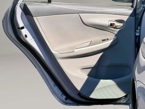 Used 2010 Toyota Corolla LE image 8