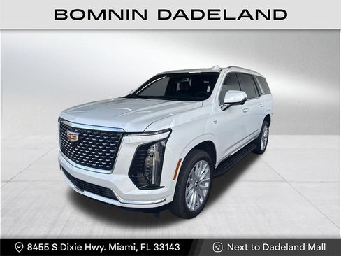 Used 2025 Cadillac Escalade Luxury image 1
