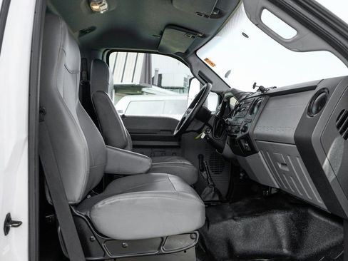 Used 2017 Ford F650 2WD Regular Cab Super Duty image 29