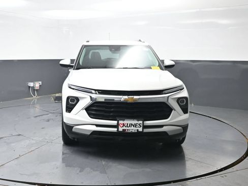 Used 2025 Chevrolet TrailBlazer LT AWD/4WD image 6