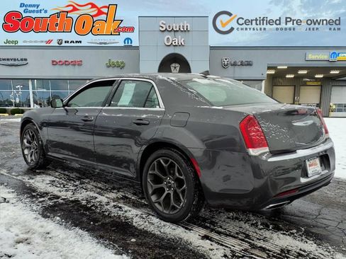 Certified 2018 Chrysler 300 Touring image 4