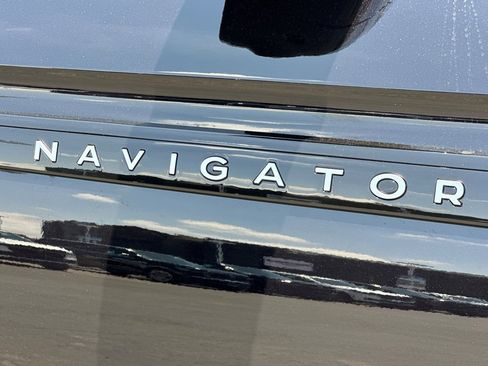 New 2026 Lincoln Navigator Black Label AWD/4WD image 28