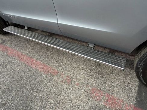 Used 2023 Ford Expedition Platinum image 9