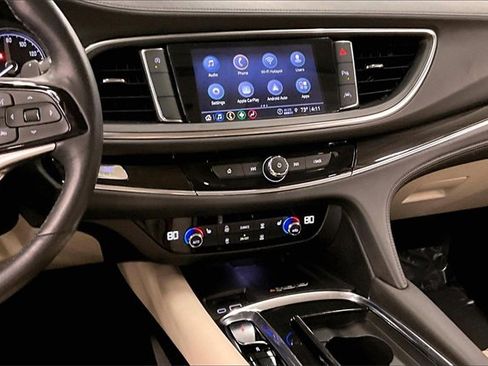 Used 2023 Buick Enclave Essence image 6