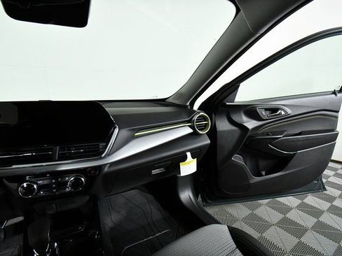 New 2026 Chevrolet Trax LT w/ Driver Confidence Package FWD image 20