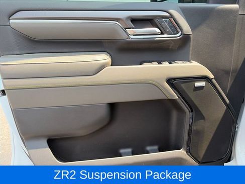 Used 2024 Chevrolet Silverado 2500 ZR2 w/ Technology Package AWD/4WD image 17