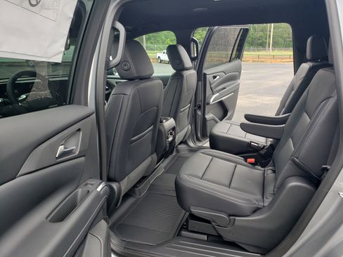 New 2026 Chevrolet Traverse LT w/ Midnight/Sport Edition FWD image 33