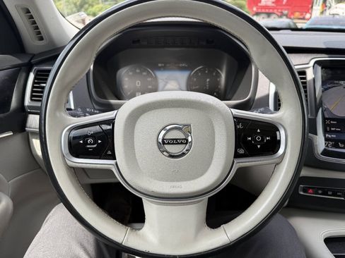 Used 2020 Volvo XC90 T6 Momentum AWD/4WD image 27
