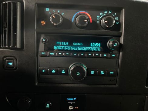 Used 2024 Chevrolet Express 2500 Work Van w/ Driver Convenience Package image 16