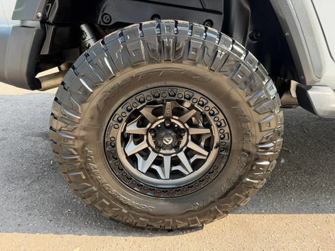 Used 2018 Jeep Wrangler Unlimited Sport S AWD/4WD image 30