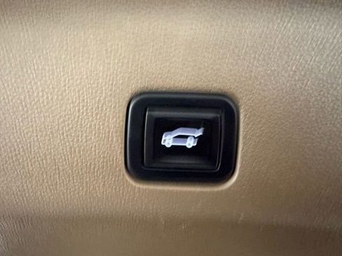 Used 2021 GMC Yukon Denali w/ Denali Ultimate Package image 11