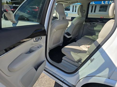 Used 2019 Volvo XC90 T6 Momentum w/ Advanced Package AWD/4WD image 10