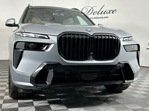 Used 2024 BMW X7 xDrive40i w/ Executive Package AWD/4WD image 33
