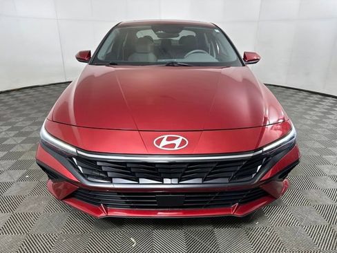 Certified 2024 Hyundai Elantra SEL w/ Convenience Package image 8