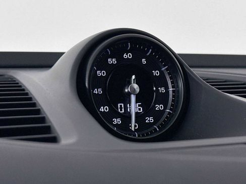 New 2025 Porsche Macan Turbo Electric image 17