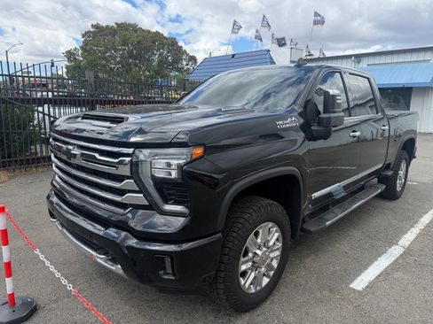 Used 2024 Chevrolet Silverado 2500 High Country AWD/4WD image 1
