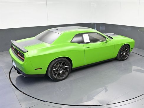 Used 2017 Dodge Challenger R/T image 23