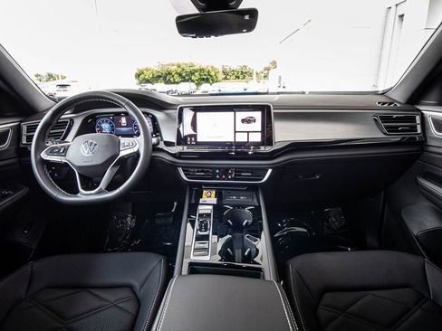 New 2026 Volkswagen Atlas Cross Sport SE FWD image 33