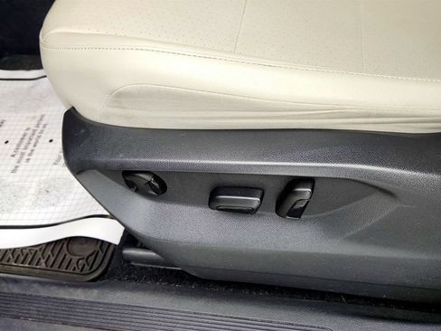 Used 2018 Volkswagen Tiguan SEL FWD image 11