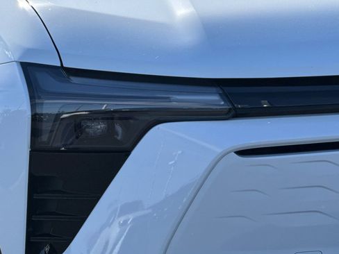 Used 2026 Chevrolet Blazer EV LT FWD image 41