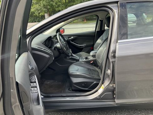 Used 2014 Ford Focus Titanium FWD image 17
