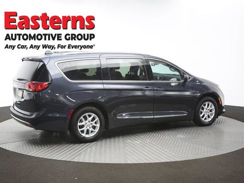 Used 2020 Chrysler Pacifica Touring-L FWD image 45